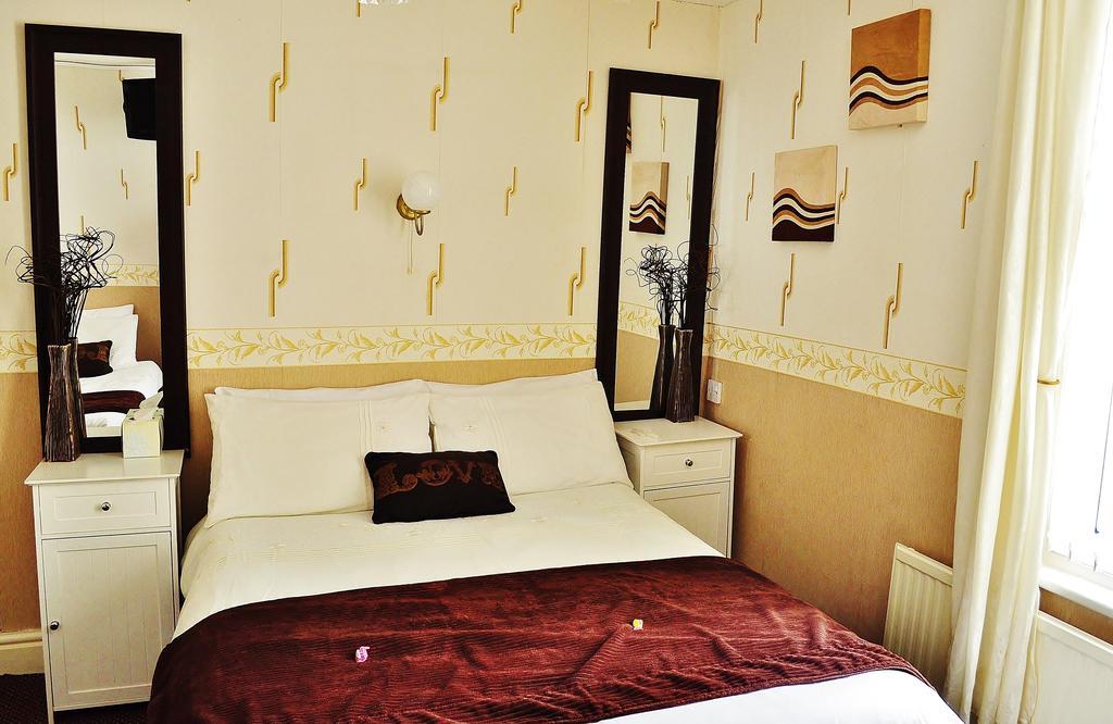 Cheers Bed & Breakfast Blackpool